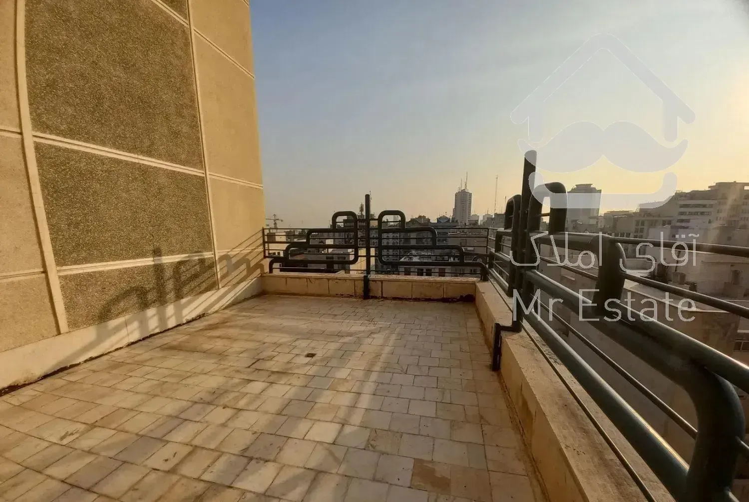 آپارتمان ۱۶۰ متری ولیعصر پارک ملت