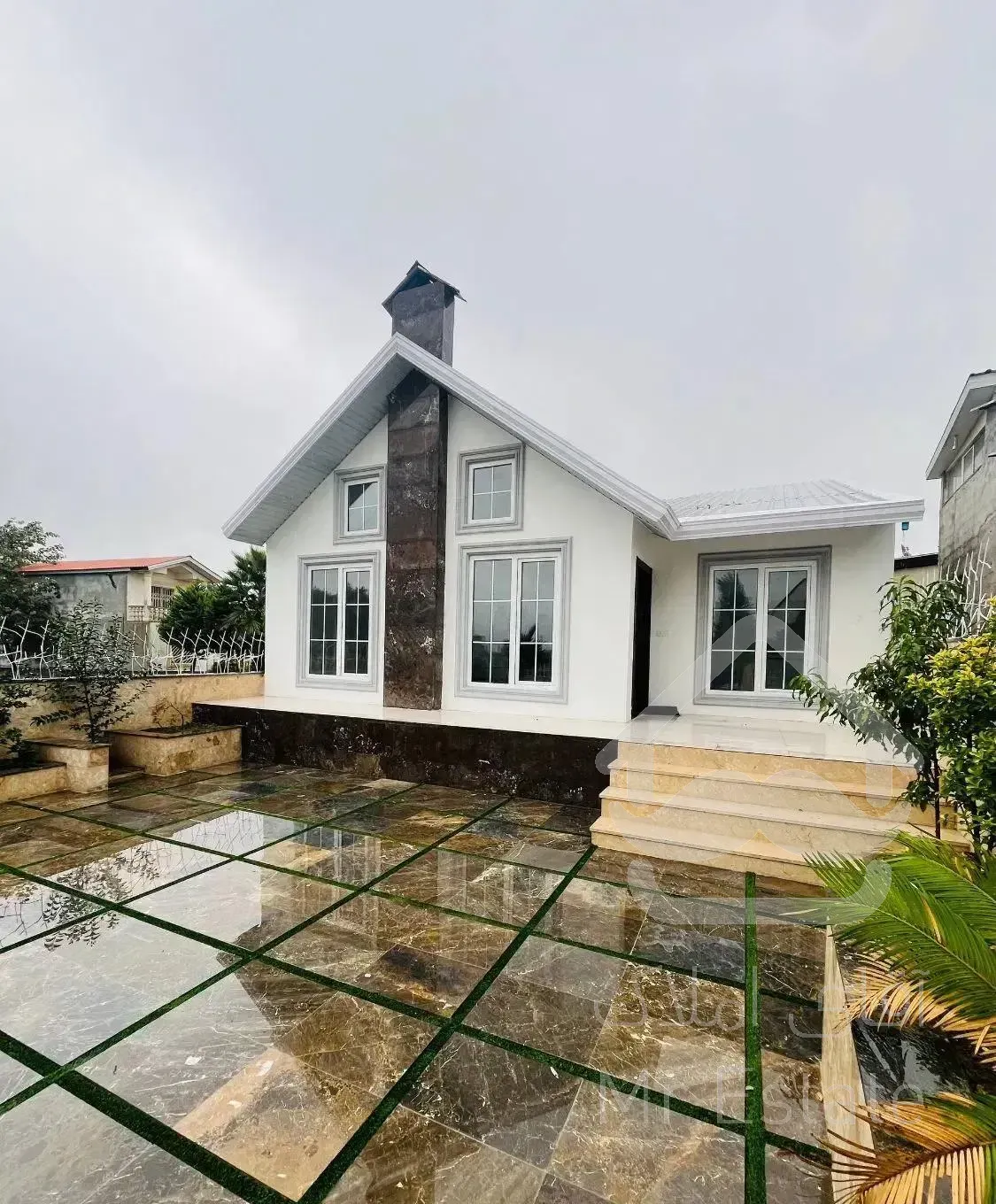 ویلا 300 متری/ سندششدانگ/ استخرداخلی