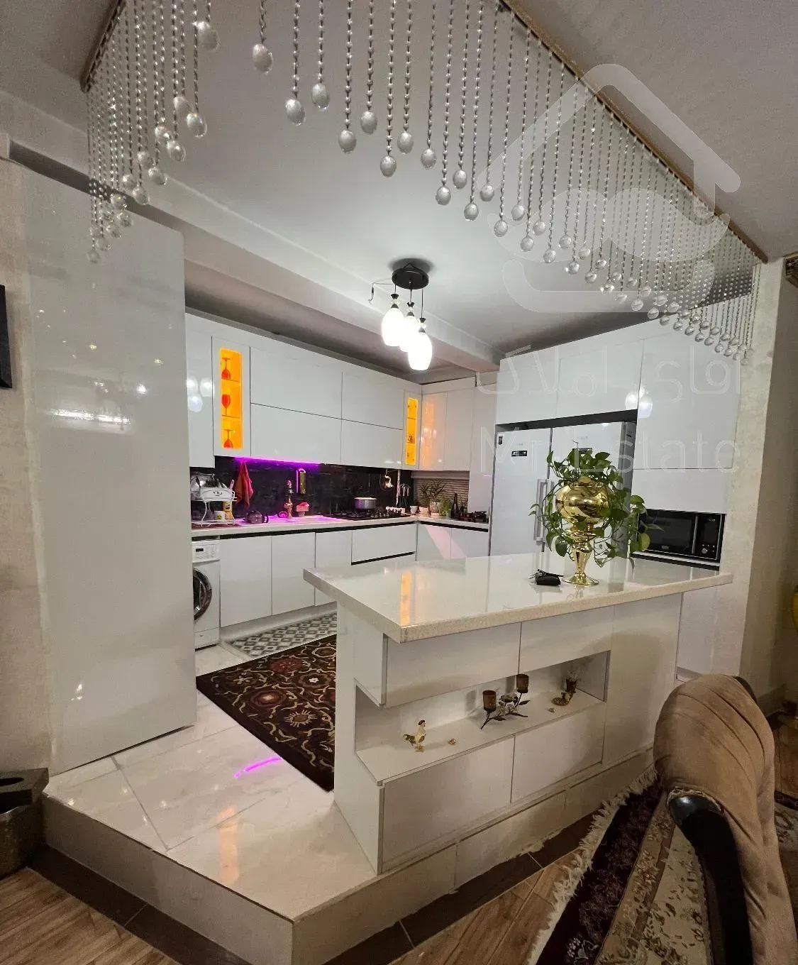 آپارتمان93متر2خواب بسیارتمیز  خ شهیدبهشتی بیهقی