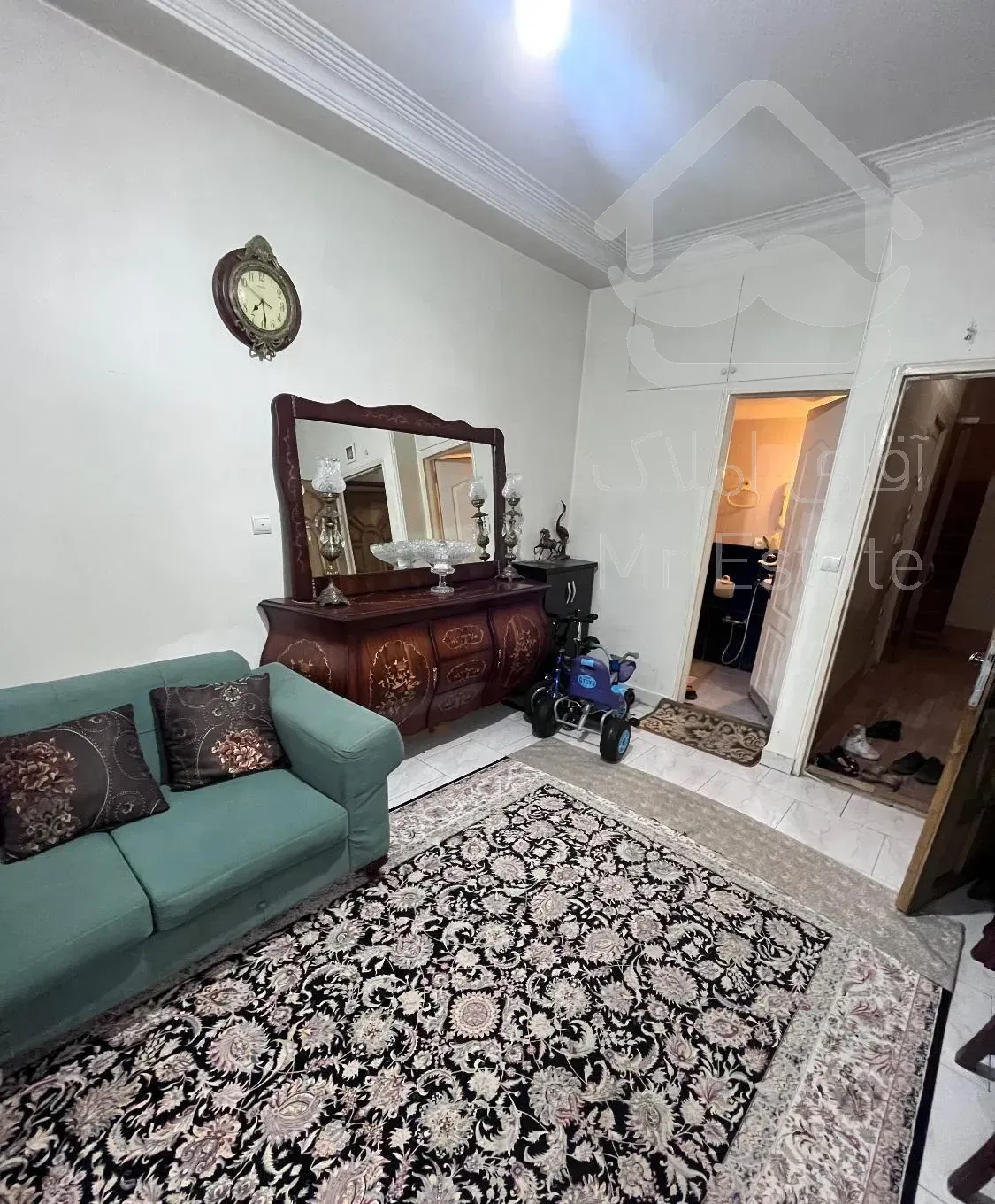 ۶۰متر یک خوابه/ با آسانسور/بالکن