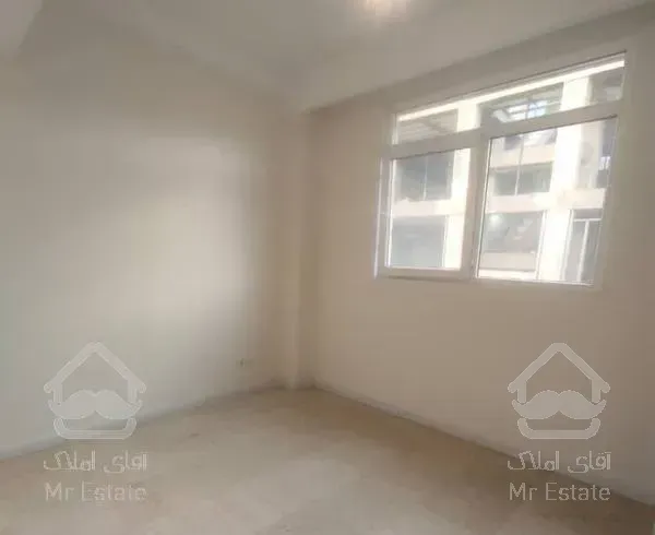 ۹۷ متر دو خواب اشرفی منطقه ۲ دید  به باغ