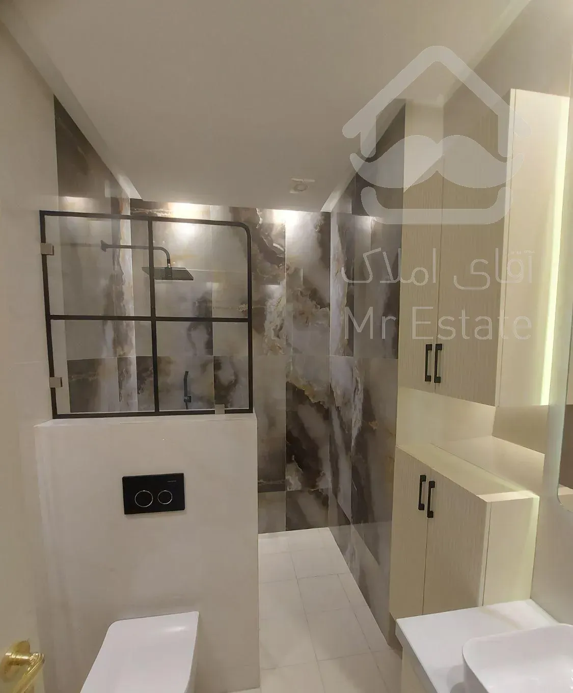 جردن(طاهری)۲۶۰متر نوساز تک واحد ۳پارکینگ