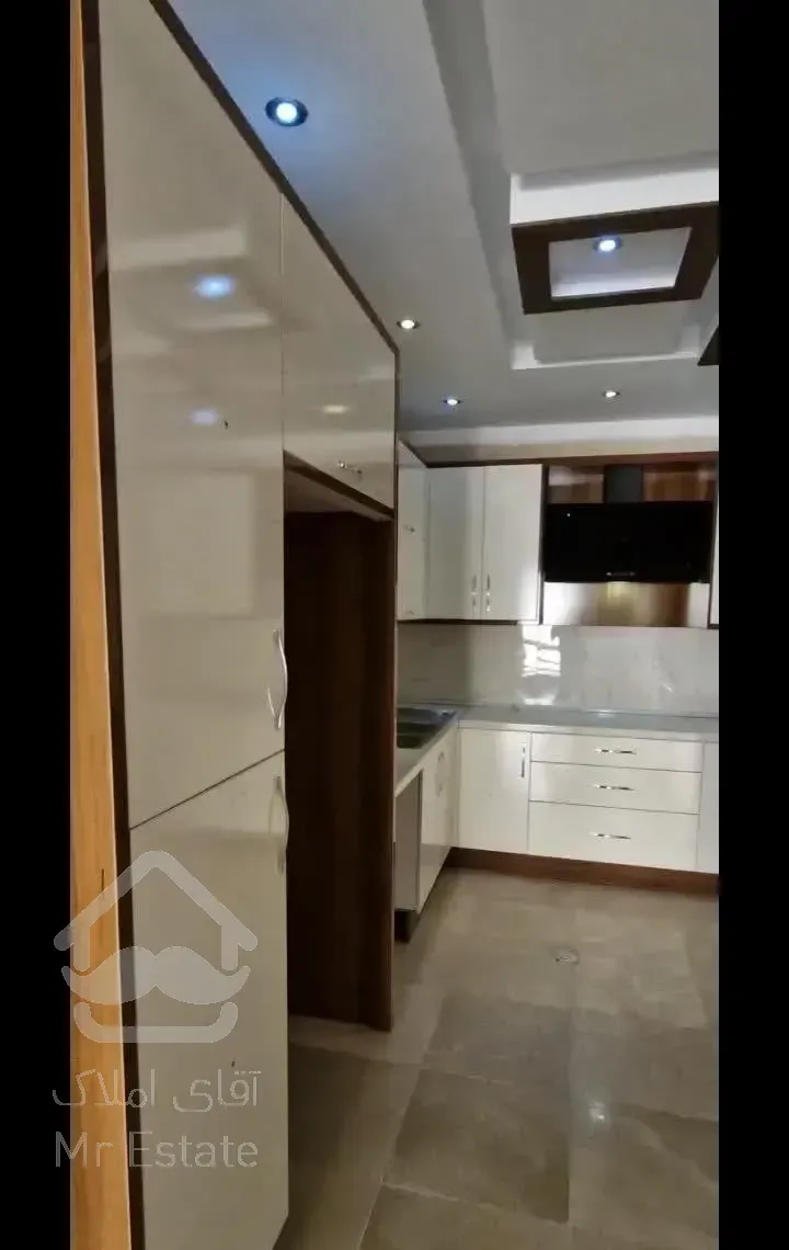 فروش/آپارتمان/نیاوران/۹۵متر/لابی دار