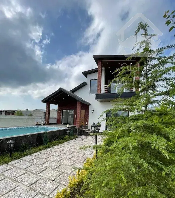 ویلانیم پیلوت خوشگل با استخر بزرگ وزیبا