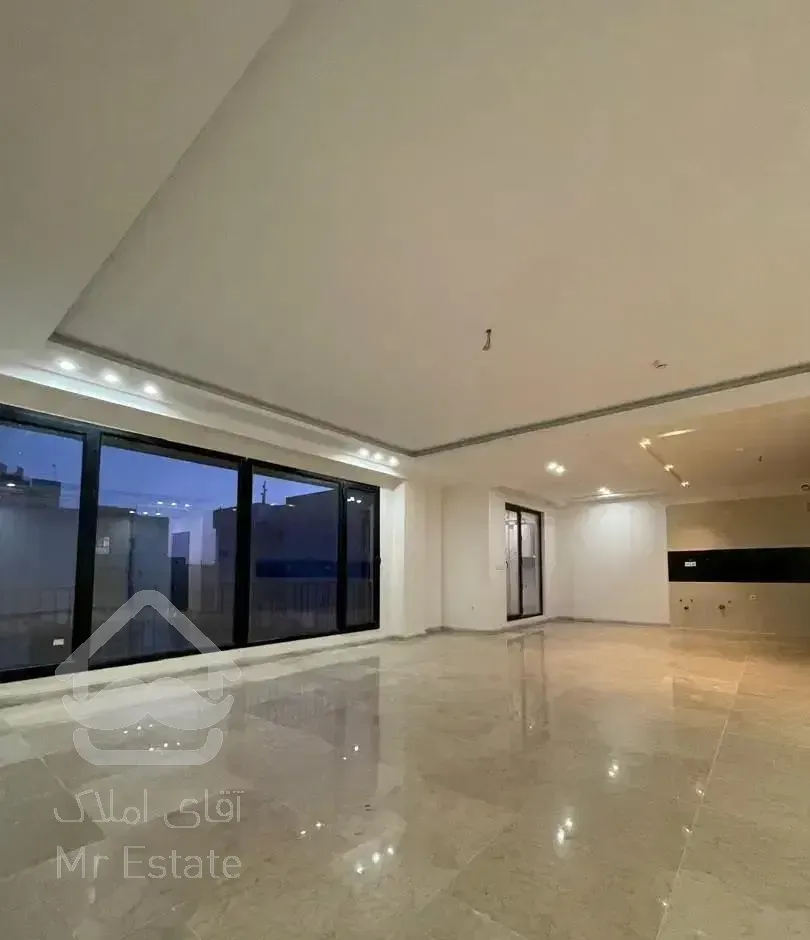 ۲۰۰ متر بسیار زیبا بازسازی شده طبقه همکف