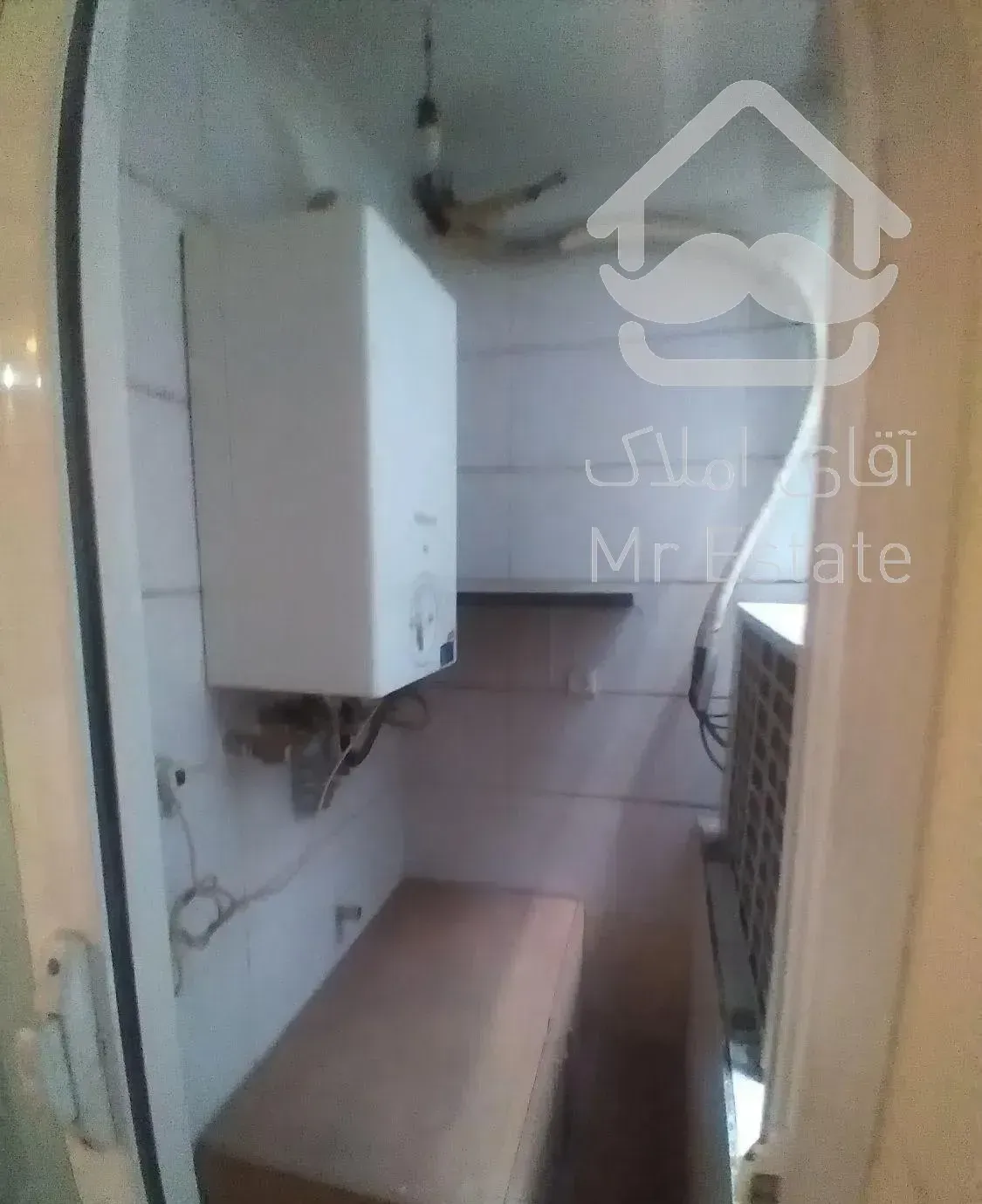 85 متر نوبنیاد / ورودی از لابی / حیاط مشجر