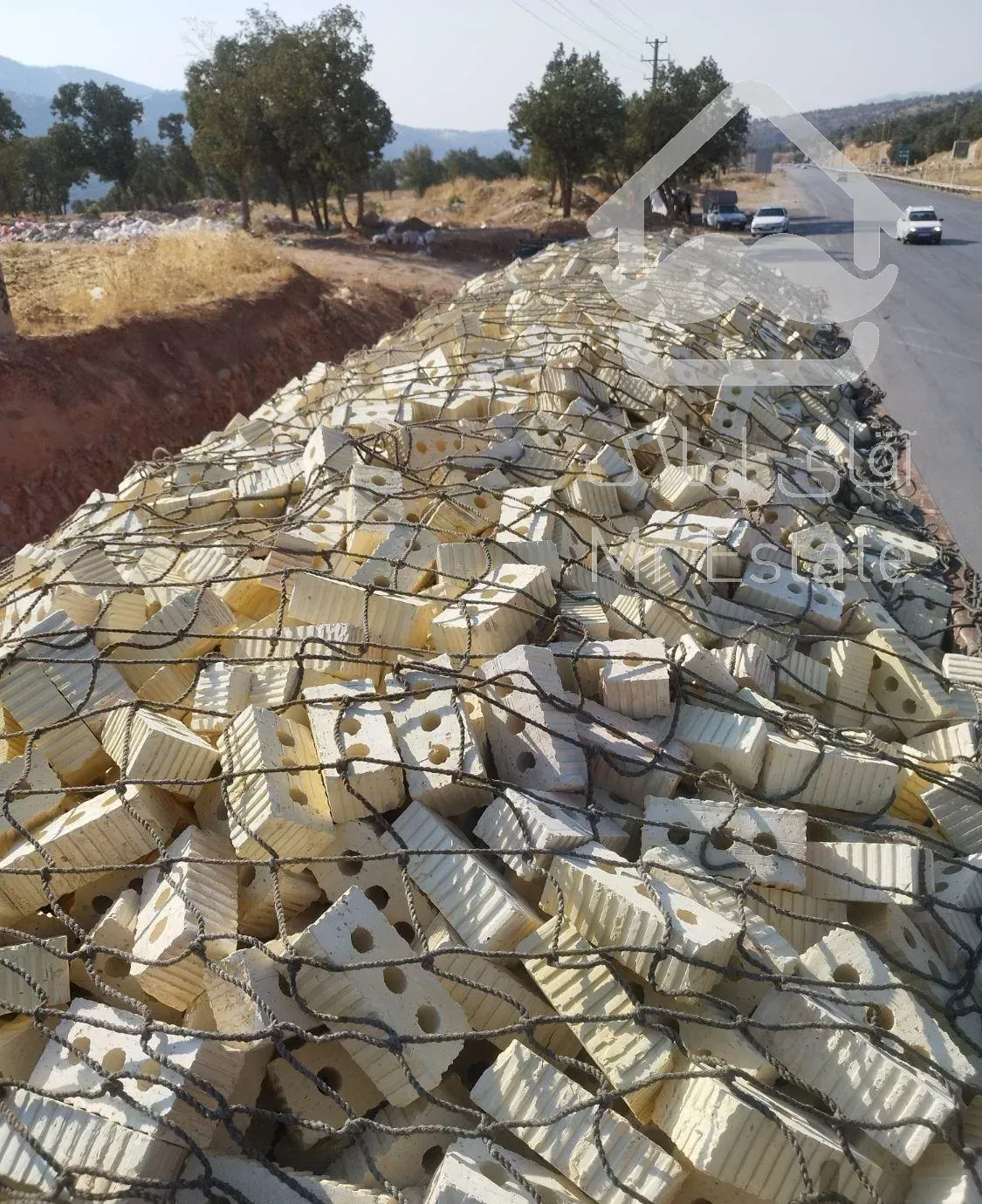 فروش خرده ..و عمده فروش آجر ، تیرچه