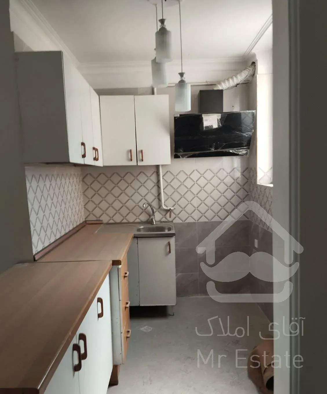 60‌متر۱خ ط۳باپارکینگ وانباری فقط۳/۴۰۰مسکن آکام