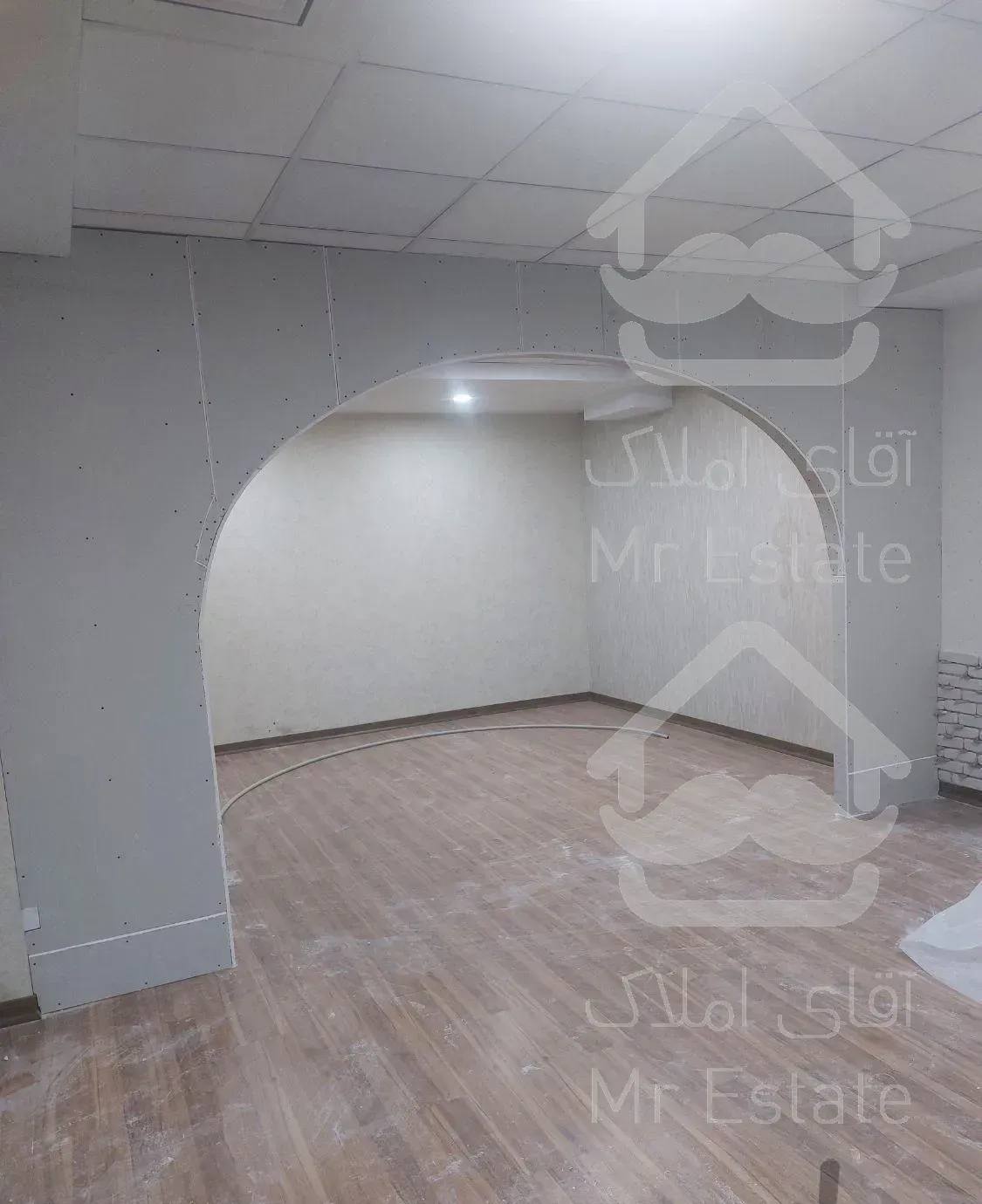 اجرای سقف کناف ودیوار‌ بامجرب نیروی کار