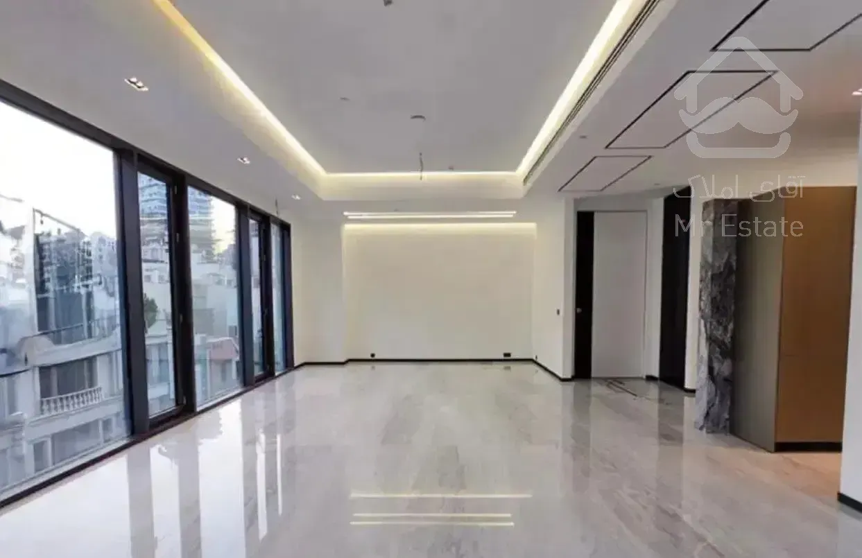 نیاوران /136 متر دو خوابه /مشاعات فعال/ویو کوهستان