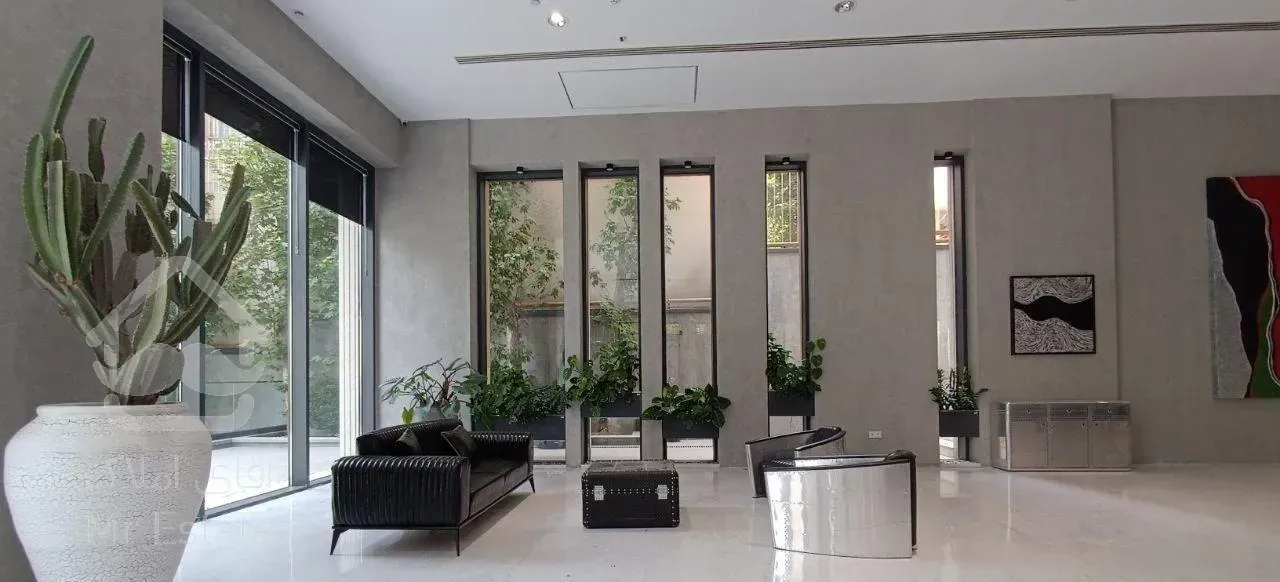 ۲۲۰ متر غرق در نور