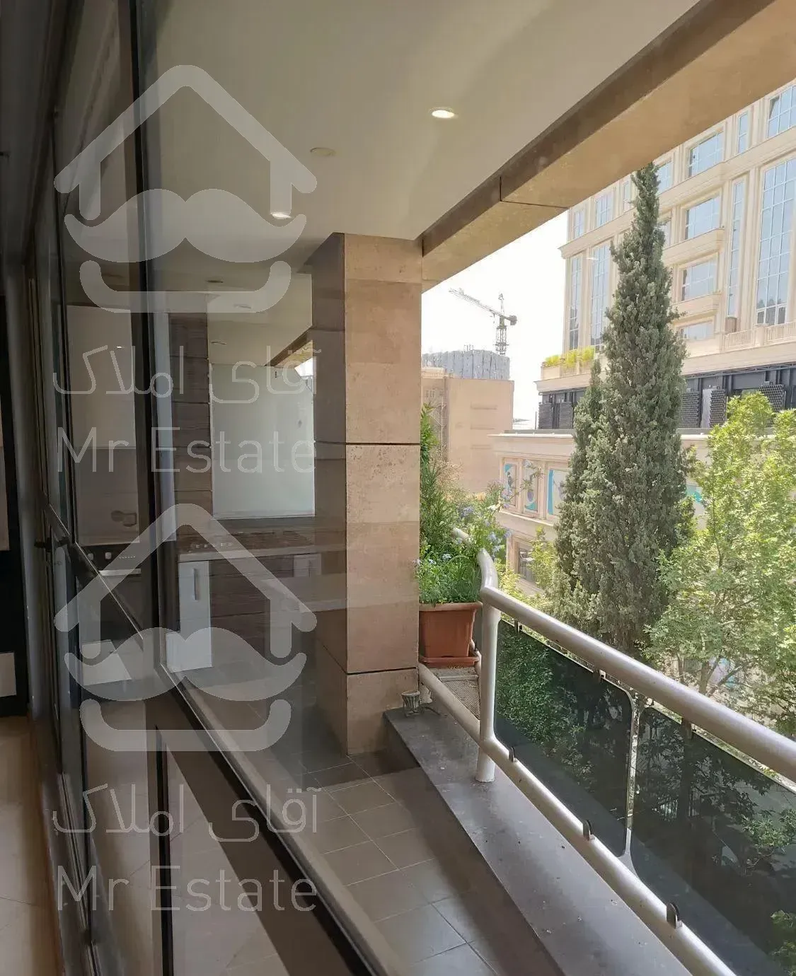 ۱۶۵متراندرزگو۲پارکینگ