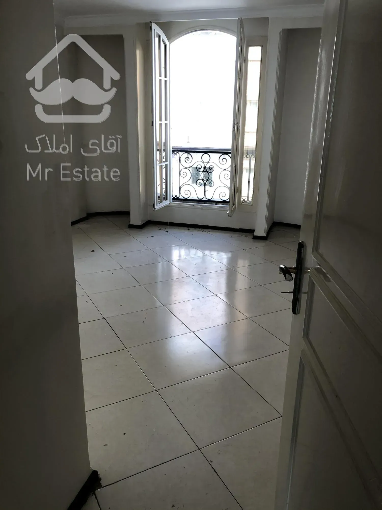 رهن و اجاره آپارتمان ۲۳۰ متری ۴ خواب نیاوران