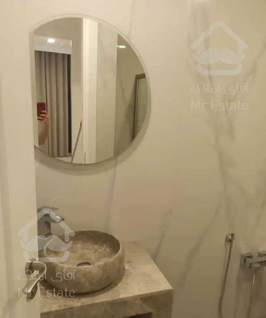 ۱۱۵متر اندرزگو ۲پارکینگ لابی۵ساله تراس ۲۰متری