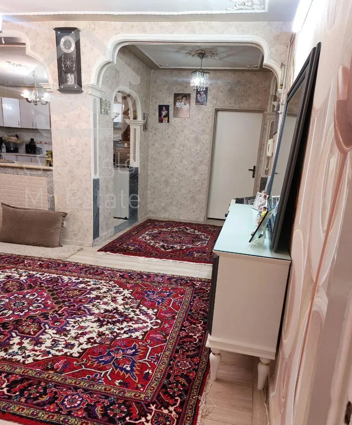 فروش آپارتمان ۱۰۰ متری ۲ خوابه طبقه ۳