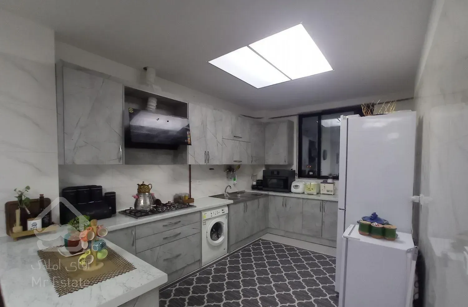 ۱۲۰مترآپارتمان/۲خواب/طبقه۲/کم واحد/لوکیشن آرام