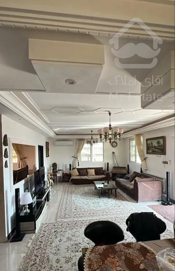 فروش خانه ویلایی ۲۴۰ متری ۲ خوابه