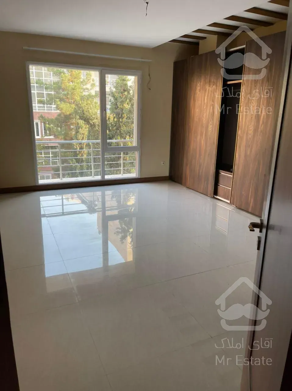 اجاره و رهن آپارتمان زعفرانیه 250  متر لوکس