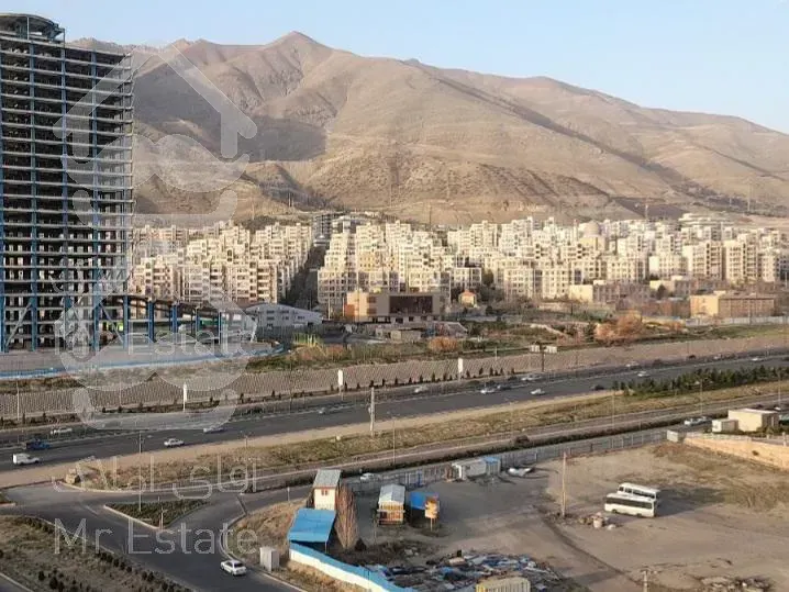 فروش ۱۰۶متر اکازیون برج لوکس بهاران/ویو دریاچه چیتگر منطقه۲۲