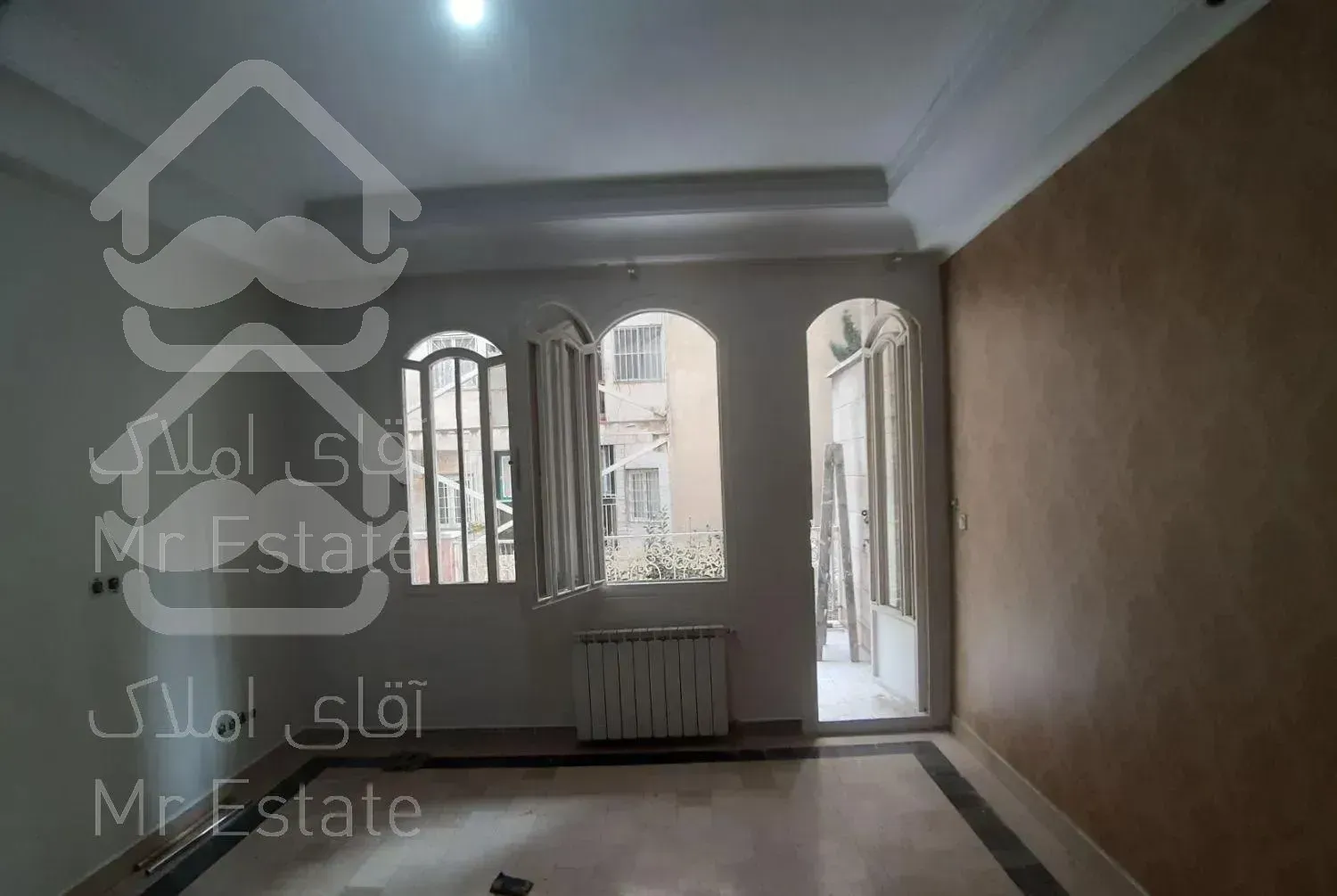 آپارتمان ۱۹۰ متری / تکواحدی / ۲ پارکینگ