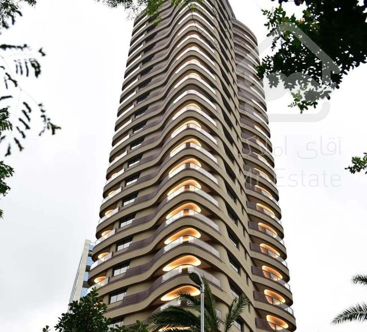 واحد ۳خوابه ۱۳۰ متری وامدار فول امکانات /چیتگر