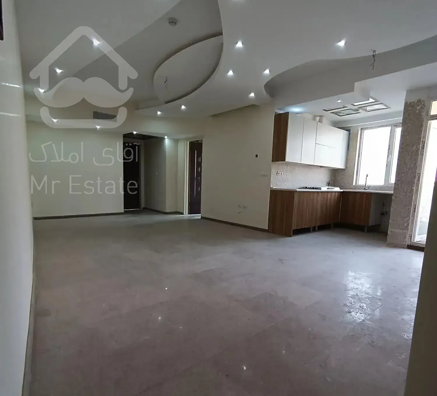 ۸۵ متر/دو خواب/فول امکانات/غرق نور/طرشت گلاب