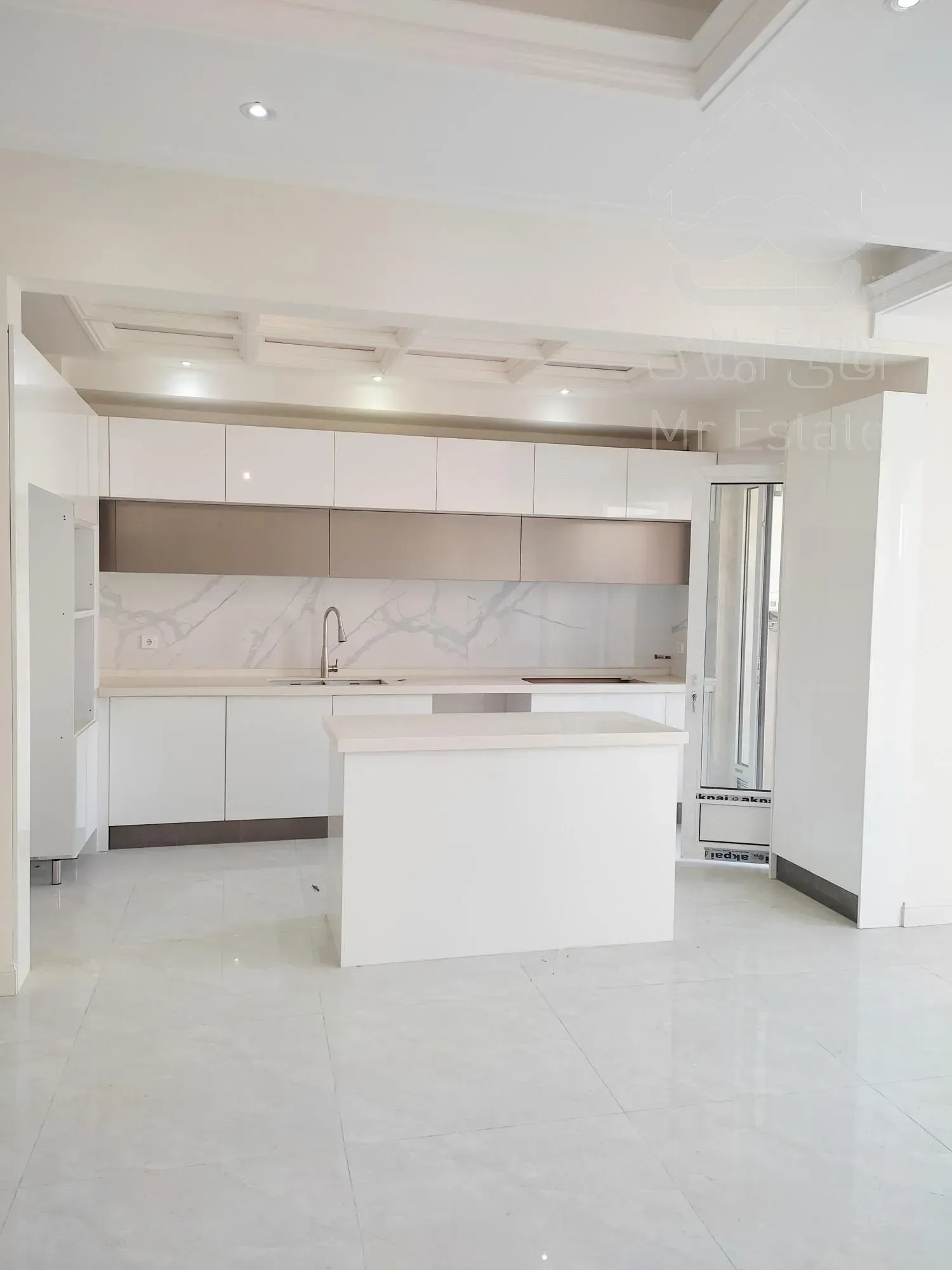 ۱۷۰متر کلید نخورده سهیل پلان عالی خوش نقشه