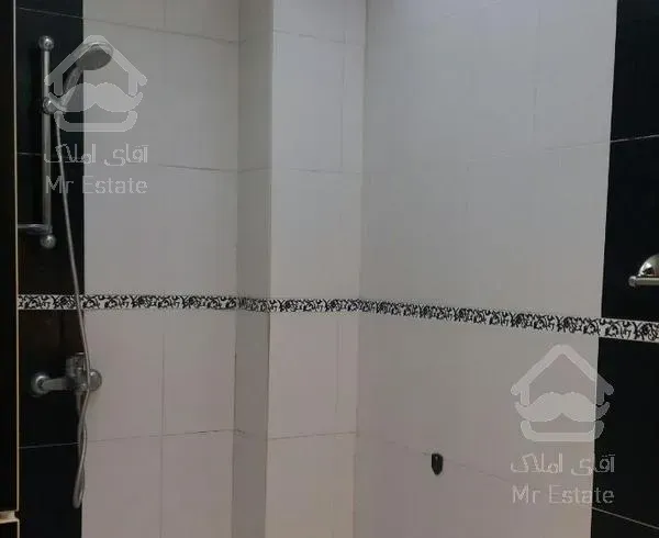 انتهای اشرفی خ زیتون ۶۱ متر