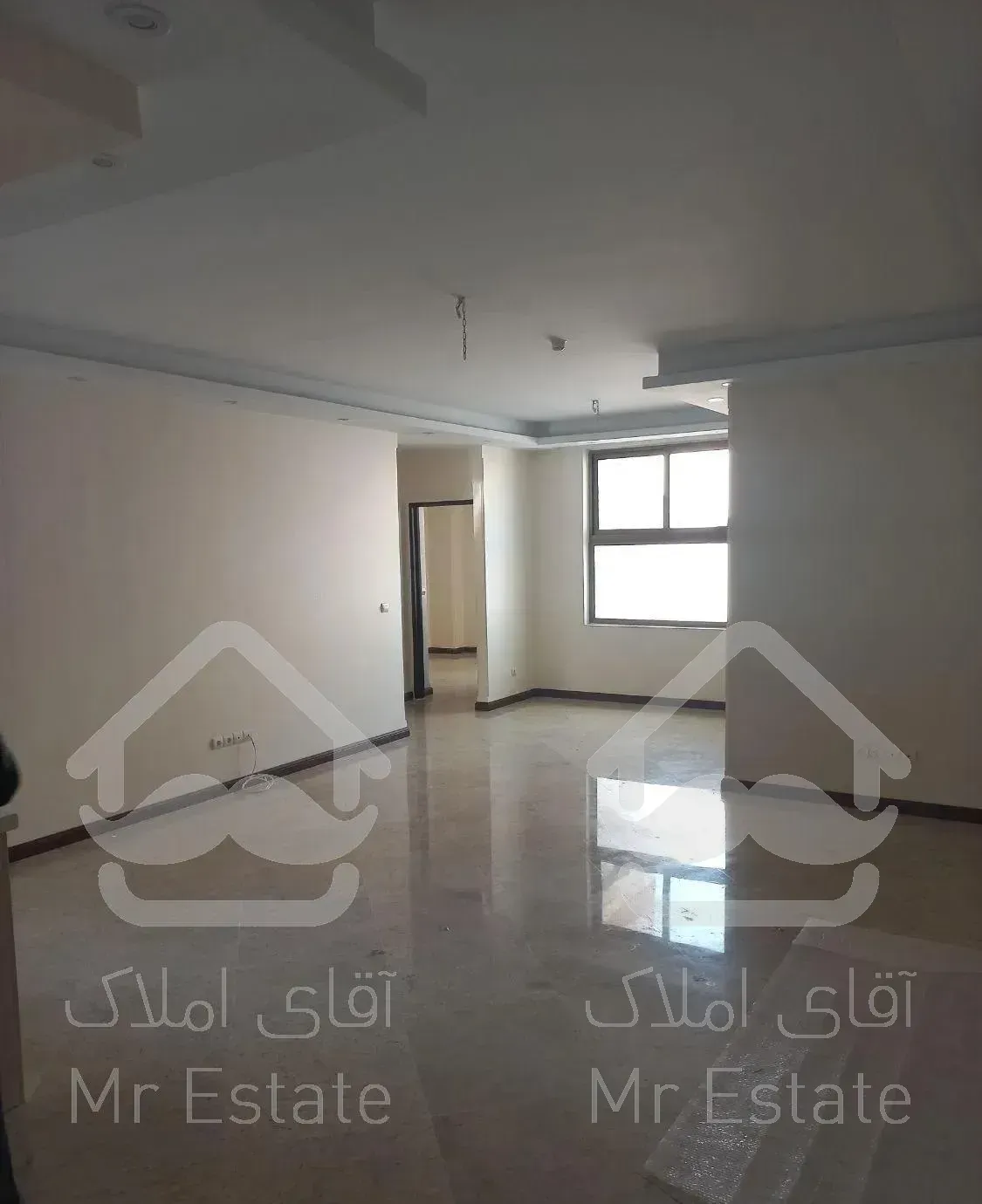 ۱۰۰ متر، دو خواب، ونک