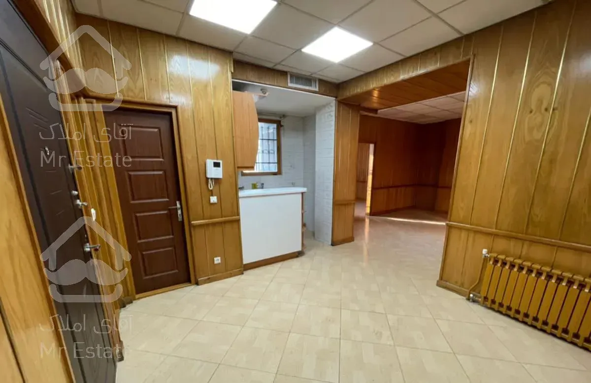 دفتر کار در میدان کاج