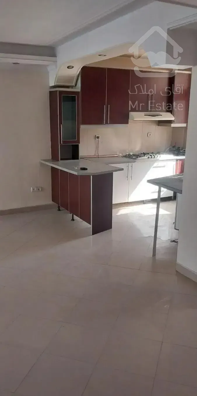 ۹۵ متر خوش نقشه  ۳ خوابه میرزای شیرازی