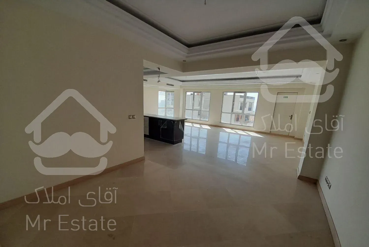 پاسداران /گلستانها/۱۶۰ متر / ۲ پارکینگ سندی