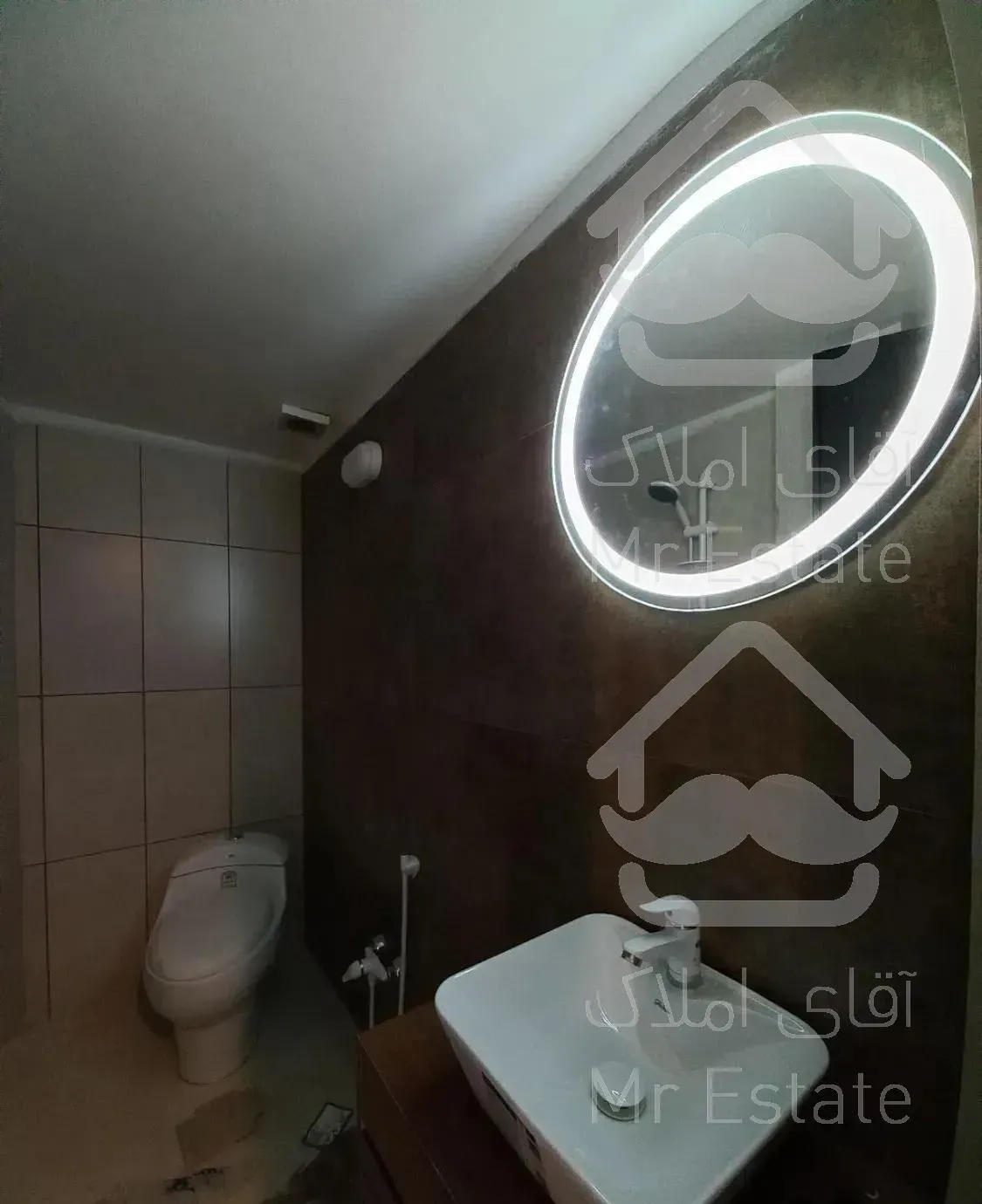 105مترحسین آباد ، شیان ، لویزان خیره کننده و بینقص