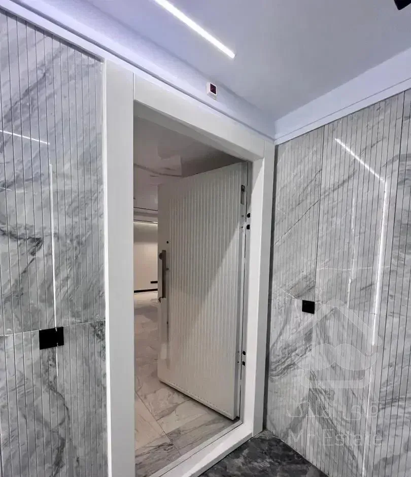 ۸۷ متر / سالن پرده خور / کم سن / بسیار لوکس