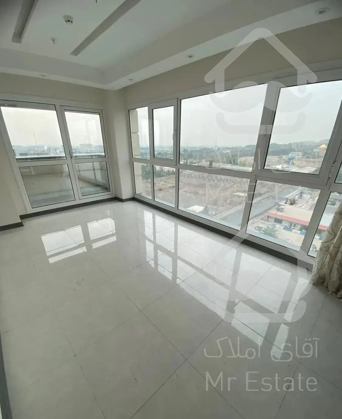 ۹۵متر/موقعیت اداری،چسب مترو/نوساز،کوهک