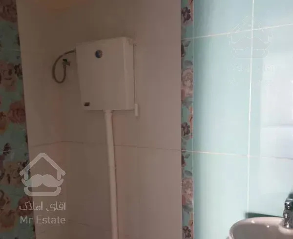 آپارتمان۱۶۰متری۳خوابه مستردار ۱۰۰متر حیاط اختصاصی