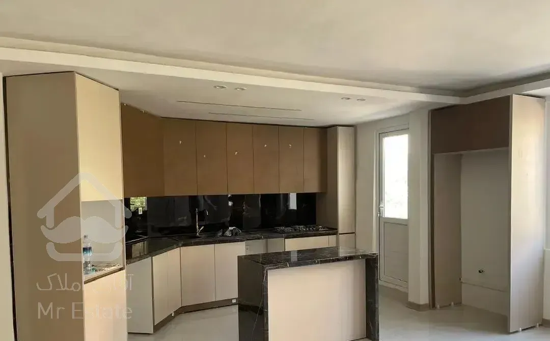 آپارتمان ۹۶ متری ویلا