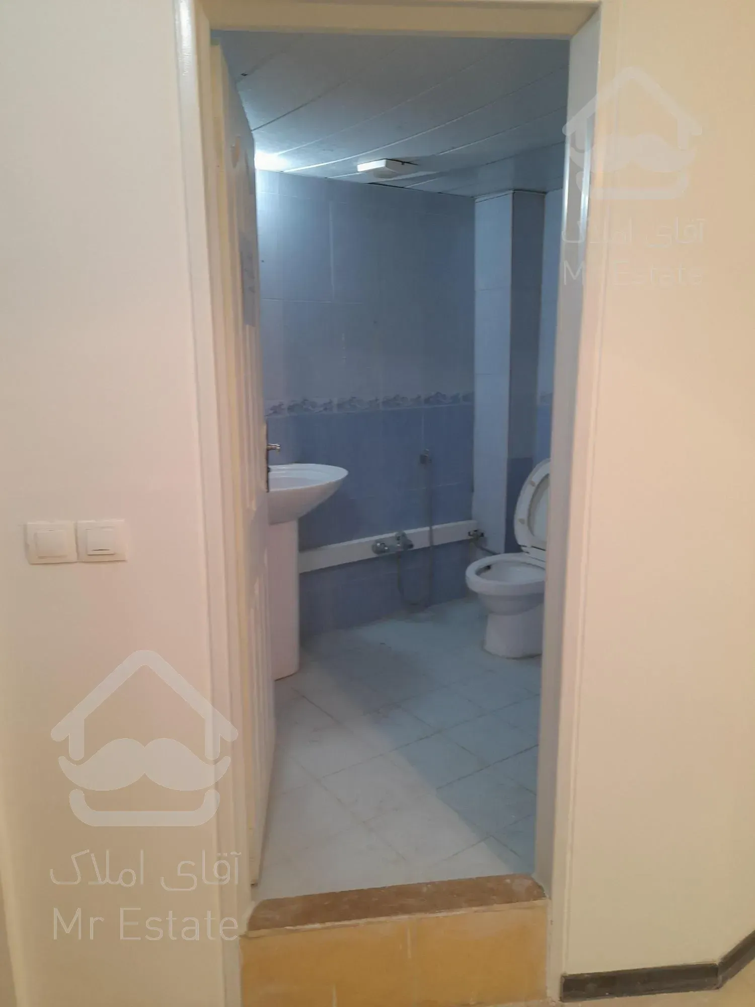 آپارتمان باغ حوض 3 خواب 135 متر