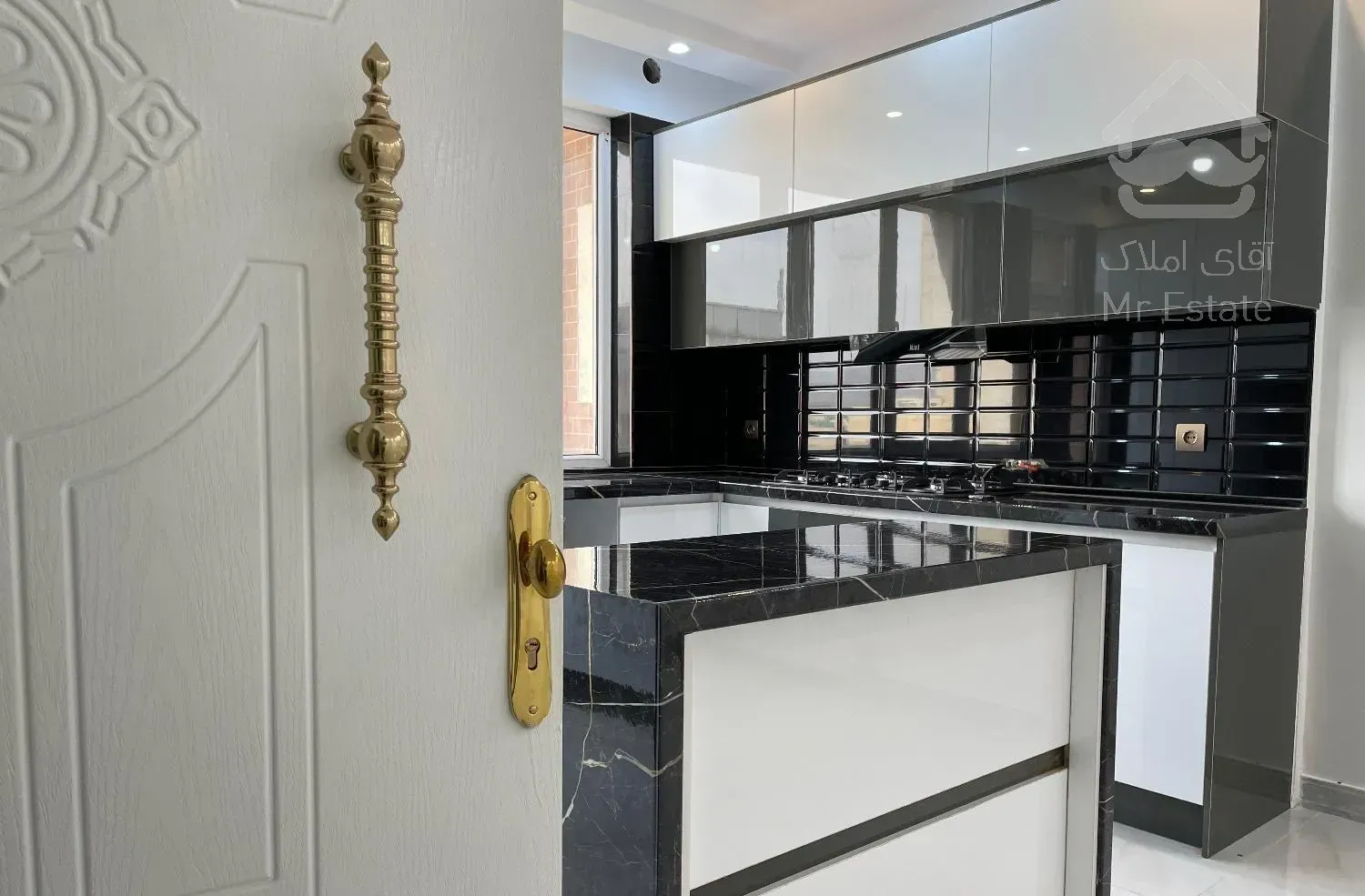 ۸۸ متر / فول باسازی مدرن / با پارکینگ آسانسور مجزا