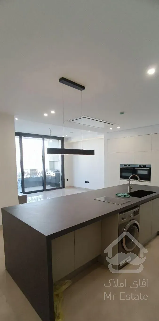 ۱۸۰ متر سه خواب دو پارکینگ فول مشاعات شیراز شمالی