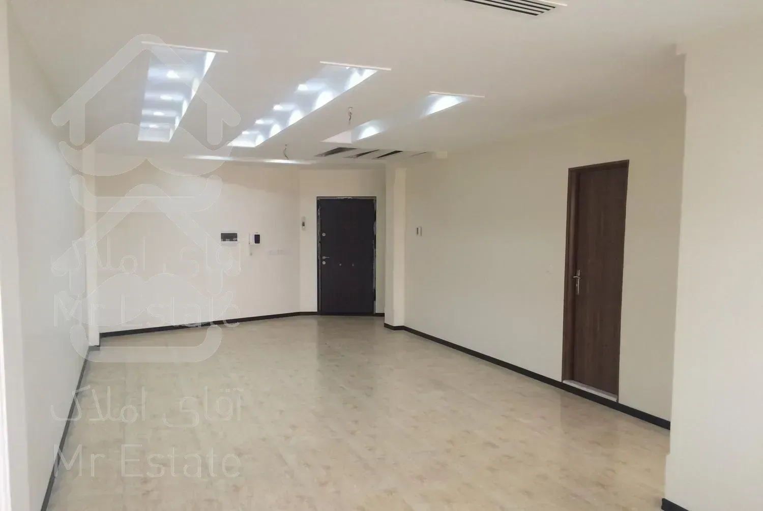 سنایی ،هفتاد و سه متر ، موقعیت اداری ، کلید نخورده