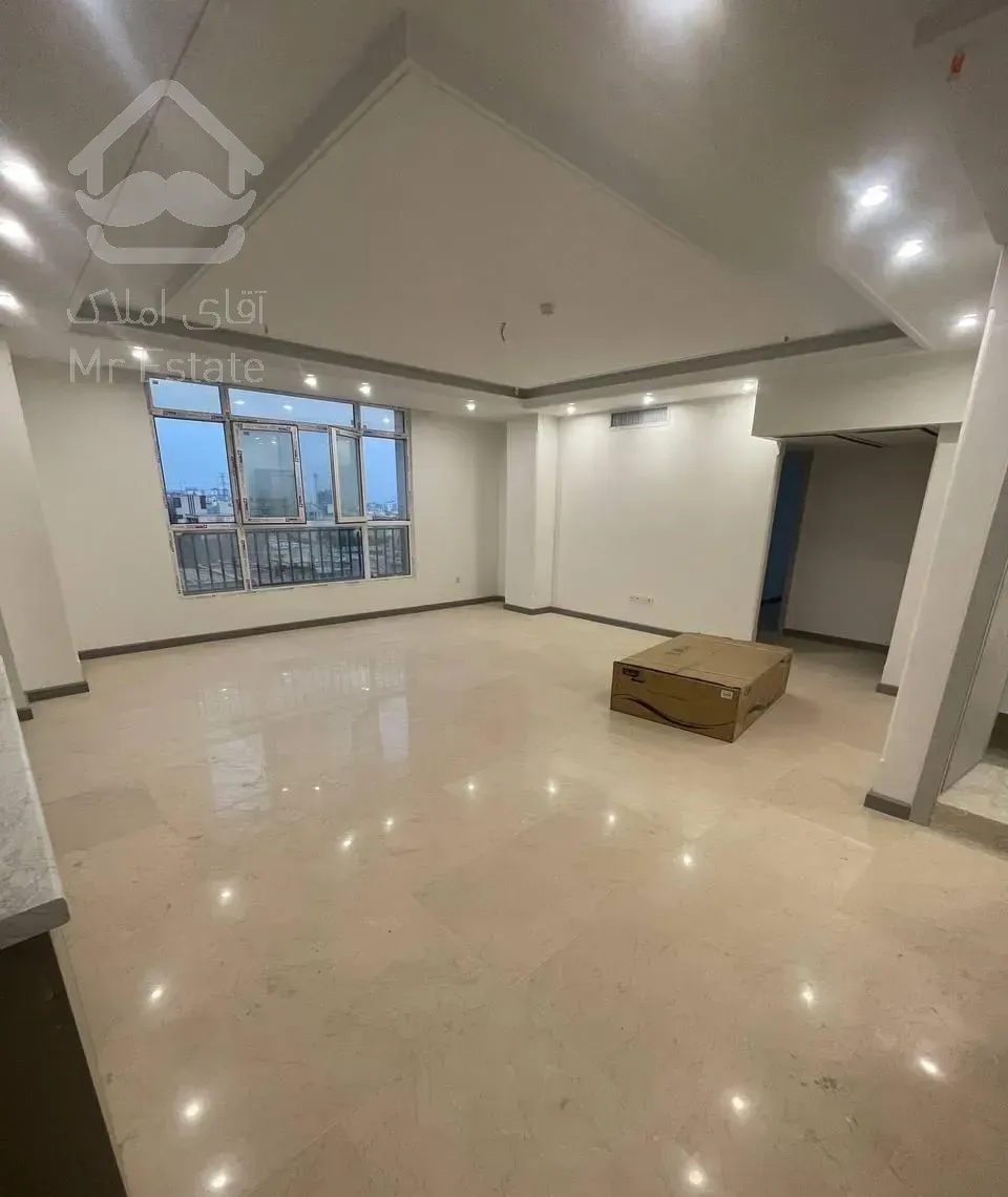 112 متر سه خواب کلید نخورده / سه نبش غرق در نور