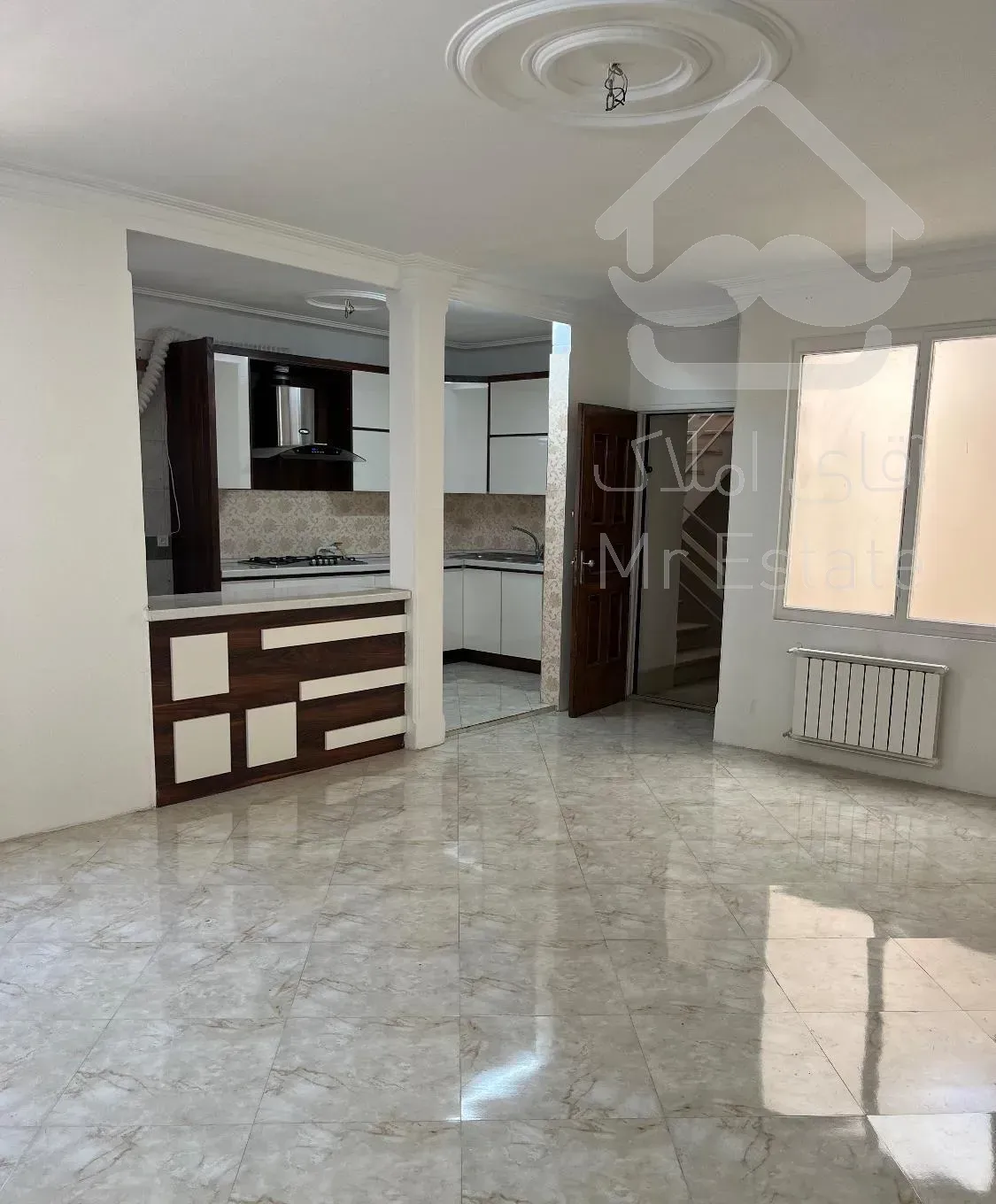 آپارتمان ۸۱ متری ط سوم پارکینگ انباری تخلیه