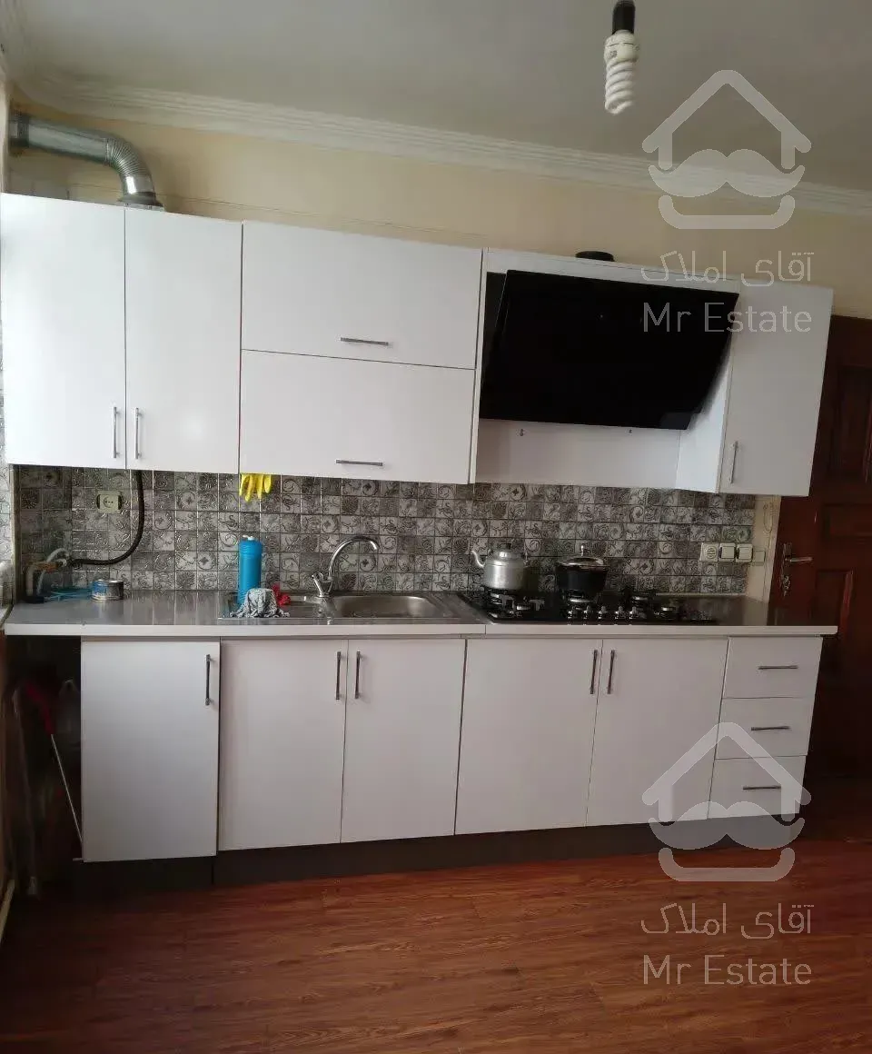 پیروزی /۴۱ متر/کابینت هایگلاس/بالکن/بسیار تمیز