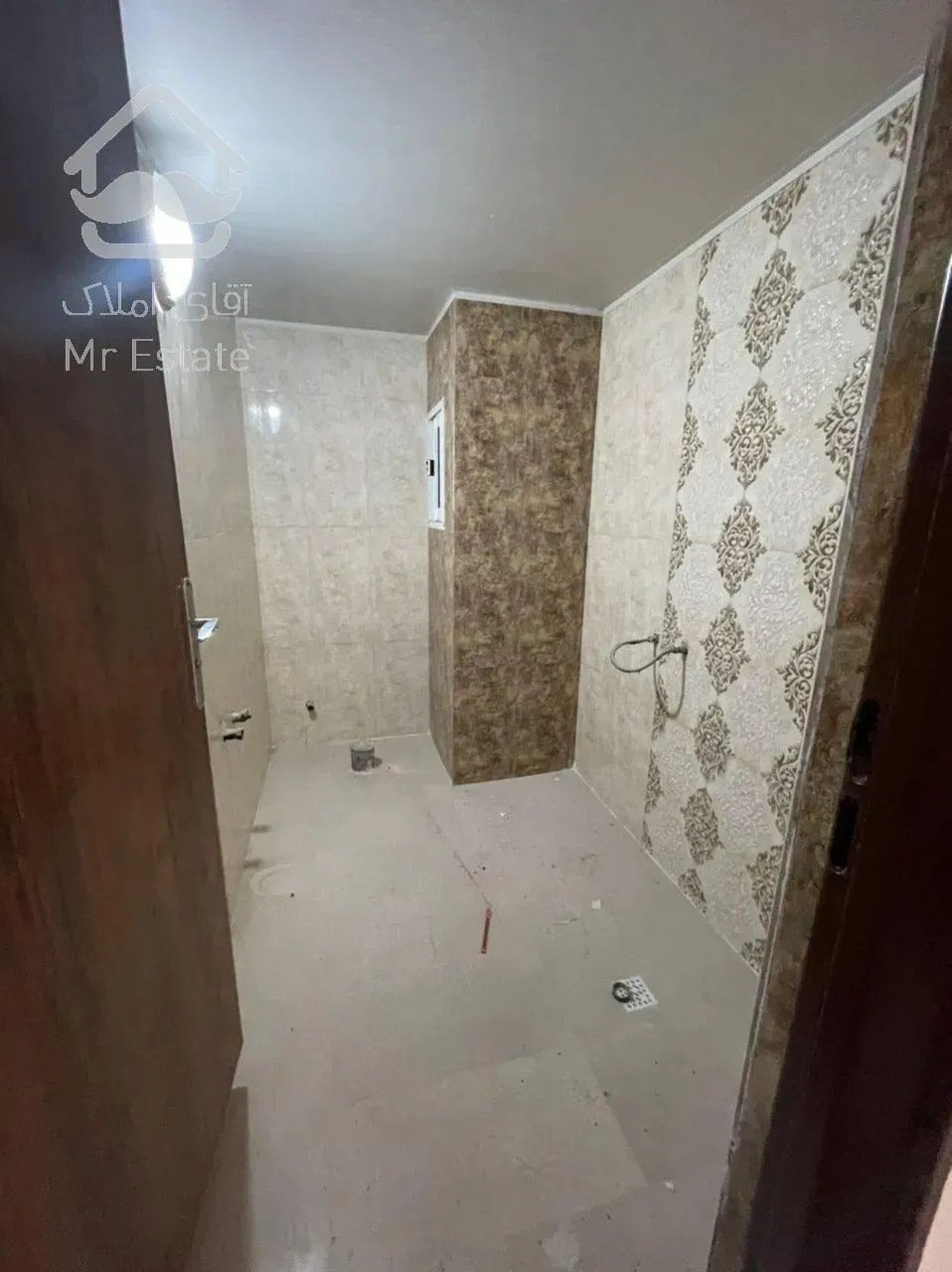 فروش دو واحد آپارتمان باهم شیک ونوسازطبقه ۴نزدیک خیابان اصلی