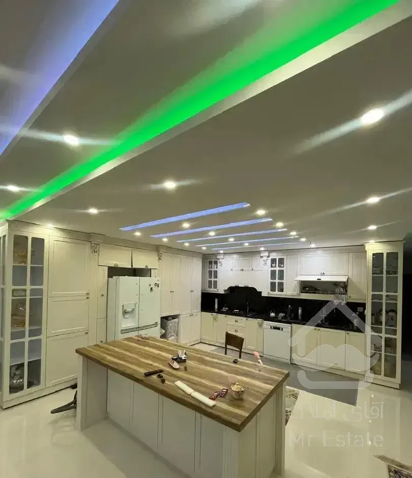 200 متر / 3 خواب / ابن سینا