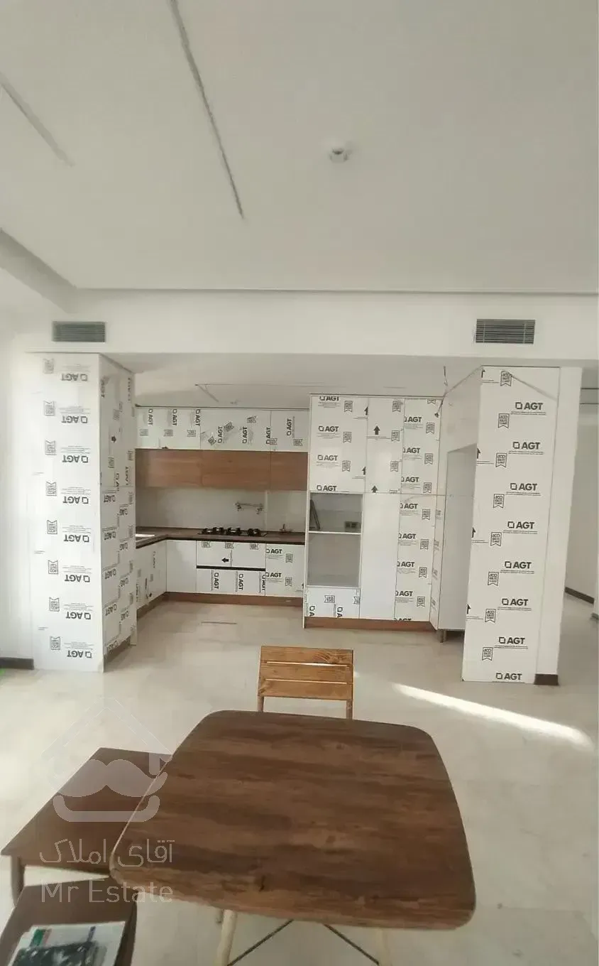 ۱۲۰متر/سه خواب/فول امکانات/خوش نقشه/فوری