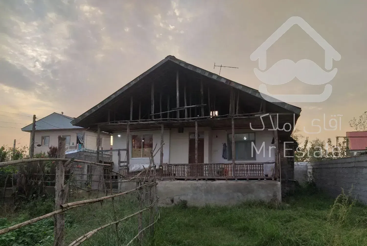 ویلا باغ 470متری نسق دار 100متربنای قدیمی