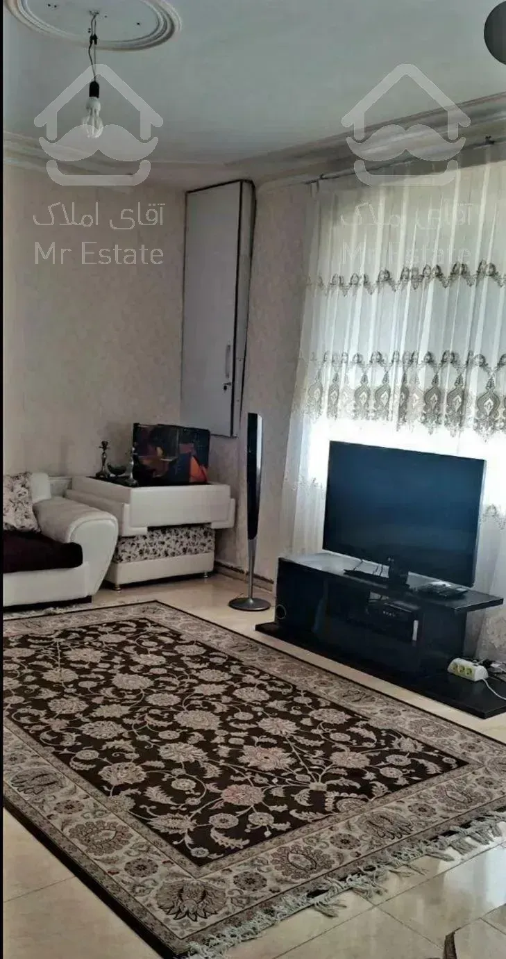 خیابان قلم غربی بالای تختی،تک واحد،۸مترحیاط خلوت