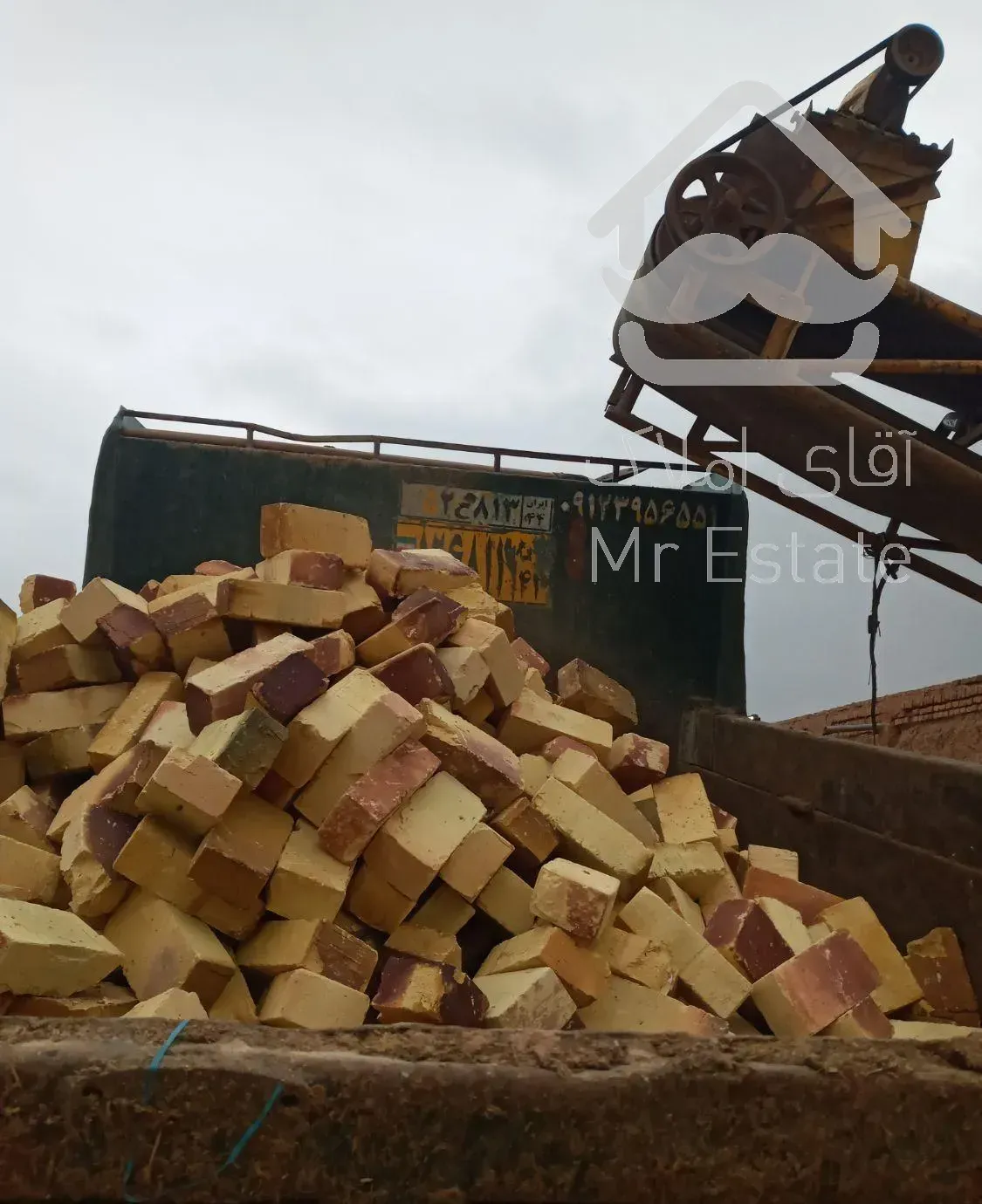 مصالح ساختمانی خاک ماسه آجر شن آهک پوکه